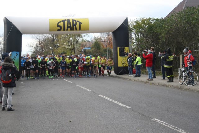 "Bieg między pomnikami" z historią w tle - podziękowanie